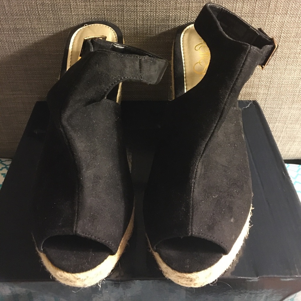 Wedge sandals